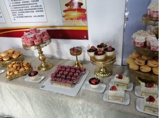 《難忘今宵》
